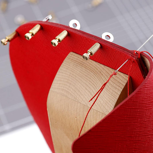 Set van 14 leren hechtnaalden – hechtingspositioneringsset