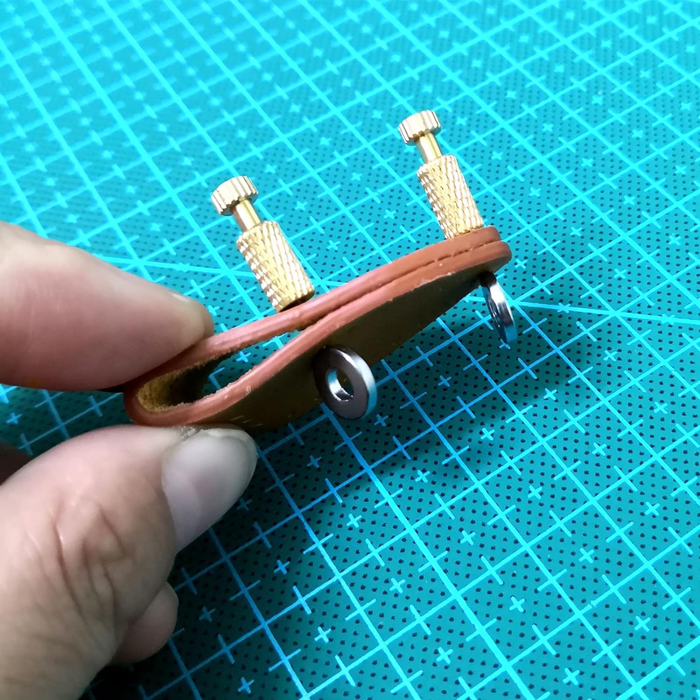 Set van 14 leren hechtnaalden – hechtingspositioneringsset